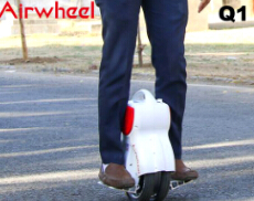 Si decide Airwheel serie Q, cinco minutos son suficientes para que usted lo haga.