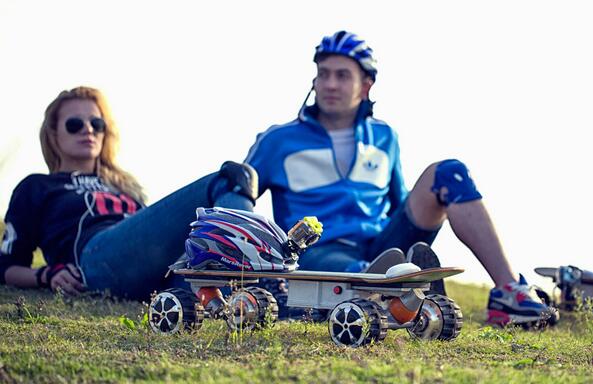 Airwheel M3 patineta de control remoto inalámbrico, lanzada por Airwheel Tecnología, es disfrutado por los fans de patinaje.